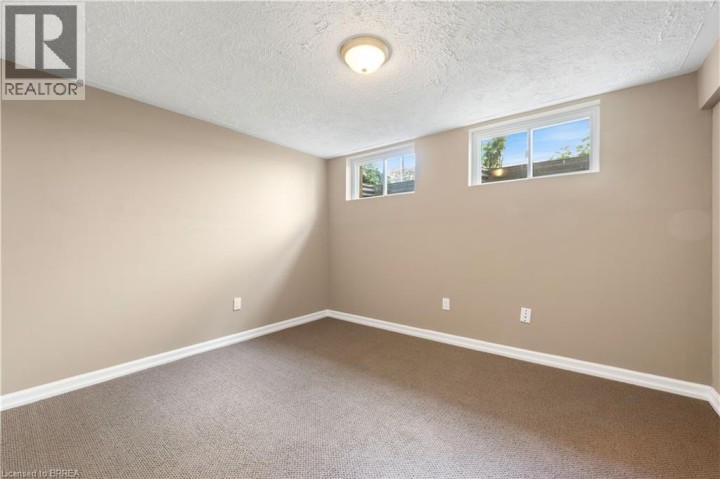 Photo 25 at 25 Wayne Drive, Fairview / Greenbrier, Brantford