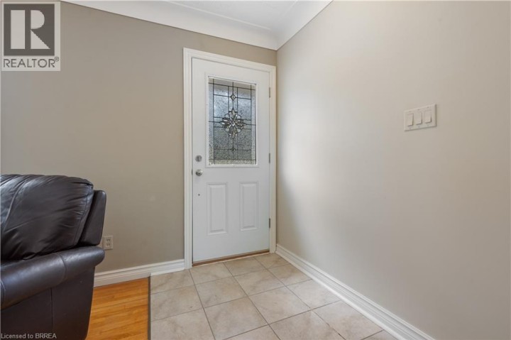 Photo 9 at 25 Wayne Drive, Fairview / Greenbrier, Brantford