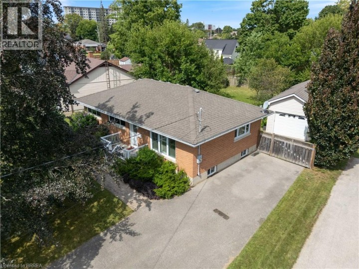 Photo 7 at 25 Wayne Drive, Fairview / Greenbrier, Brantford
