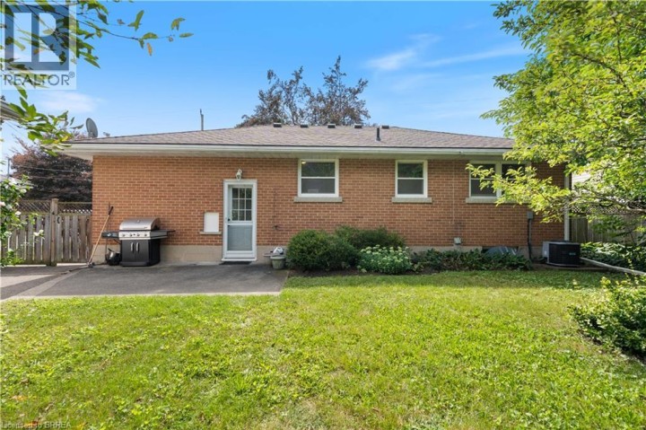 Photo 31 at 25 Wayne Drive, Fairview / Greenbrier, Brantford