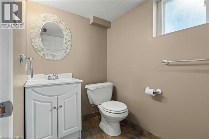 Photo 28 at 25 Wayne Drive, Fairview / Greenbrier, Brantford