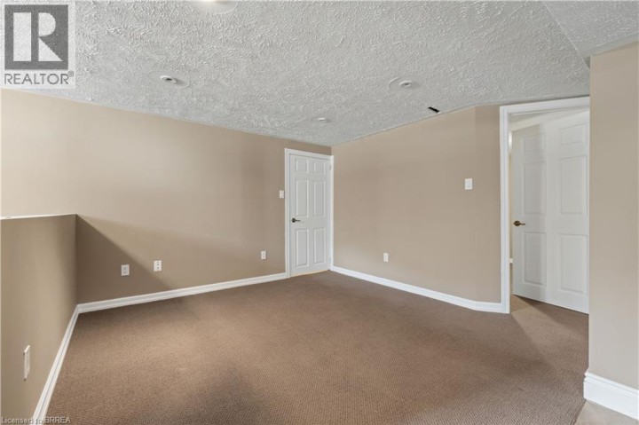 Photo 23 at 25 Wayne Drive, Fairview / Greenbrier, Brantford