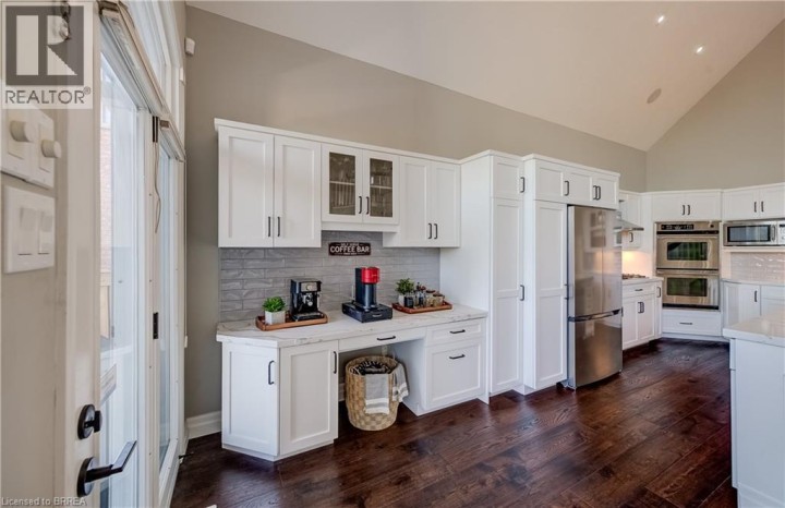 Photo 13 at 4 Lawren S Harris Drive, Northridge, Brantford