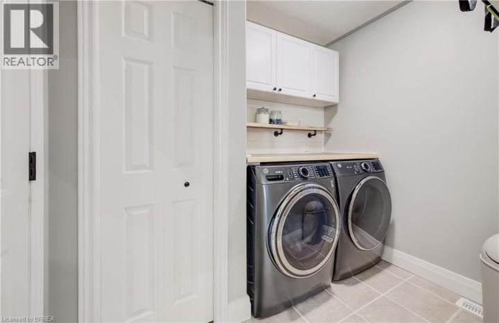 Photo 24 at 4 Lawren S Harris Drive, Northridge, Brantford