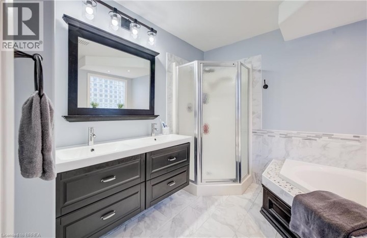 Photo 23 at 4 Lawren S Harris Drive, Northridge, Brantford