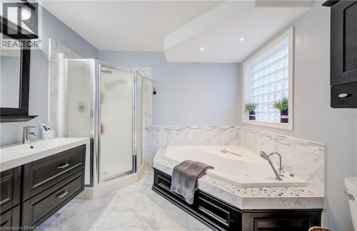 Photo 22 at 4 Lawren S Harris Drive, Northridge, Brantford