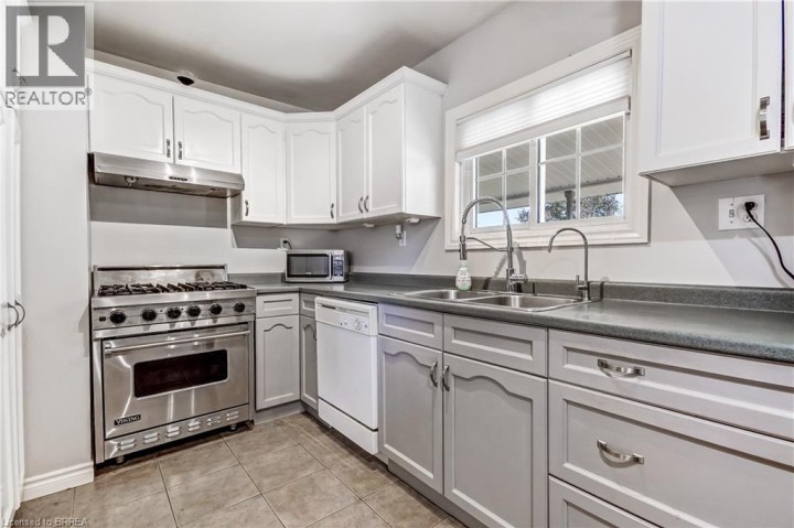 Photo 4 at 36 Alexander Drive, Holmedale, Brantford