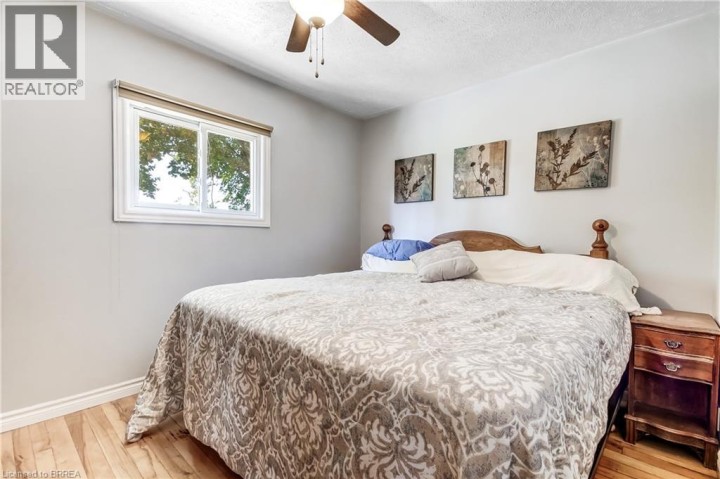 Photo 7 at 36 Alexander Drive, Holmedale, Brantford