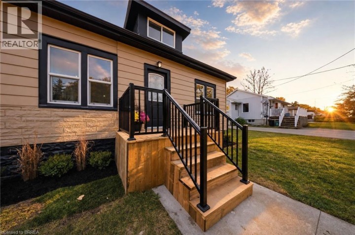 Photo 4 at 24 N Park Road, Echo Place, Brantford