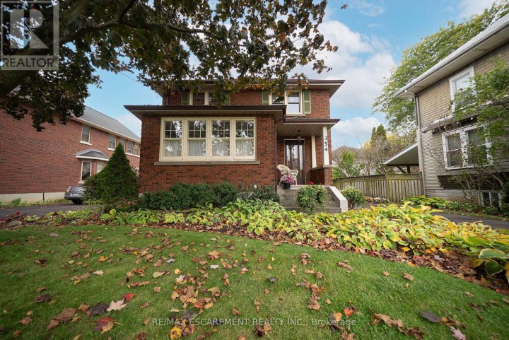 Photo 1 at 354 W West Street, Simcoe, Norfolk County