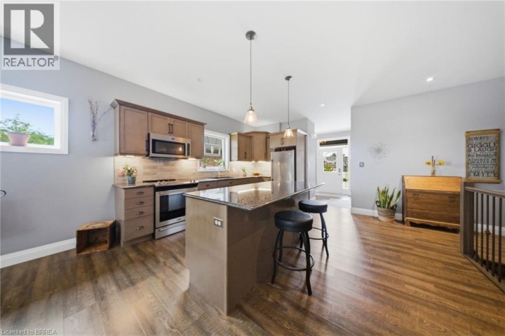 Photo 8 at 14 Ridgewood Court, Woodstock - North, Woodstock