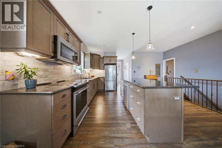 Photo 9 at 14 Ridgewood Court, Woodstock - North, Woodstock