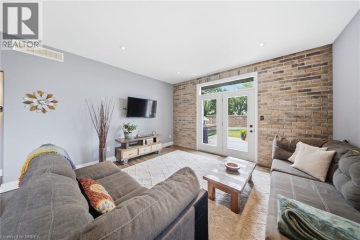 Photo 15 at 14 Ridgewood Court, Woodstock - North, Woodstock