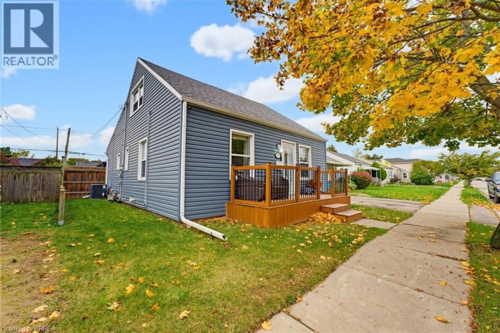 Photo 6 at 77 Eighth Avenue, Eagle Place East, Brantford