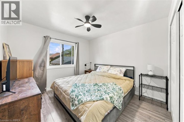 Photo 11 at 41 Gordon Street, Eagle Place East, Brantford
