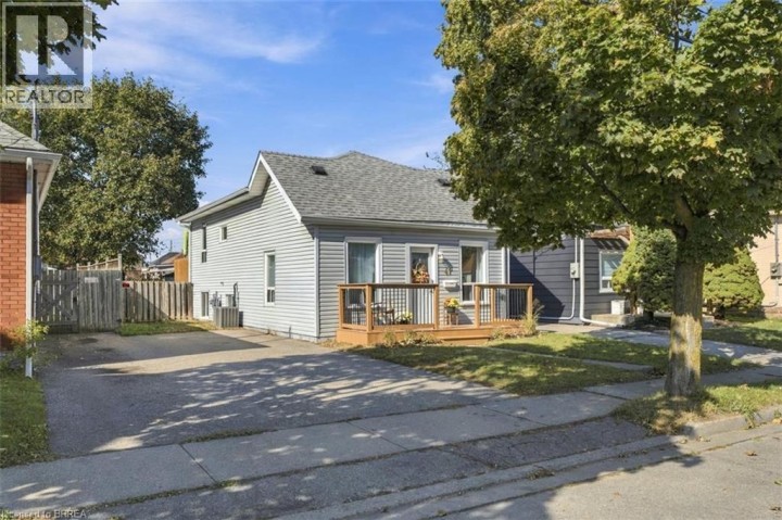 Photo 2 at 41 Gordon Street, Eagle Place East, Brantford