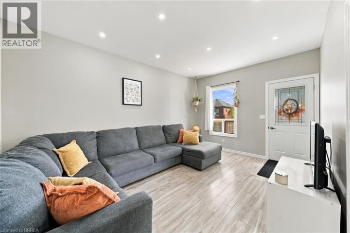 Photo 4 at 41 Gordon Street, Eagle Place East, Brantford