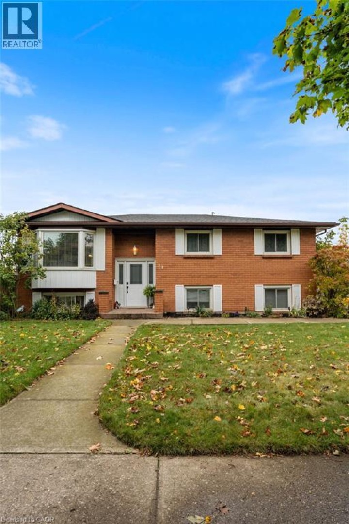 Photo 10 at 31 Gillin Road, Brantwood Park, Brantford