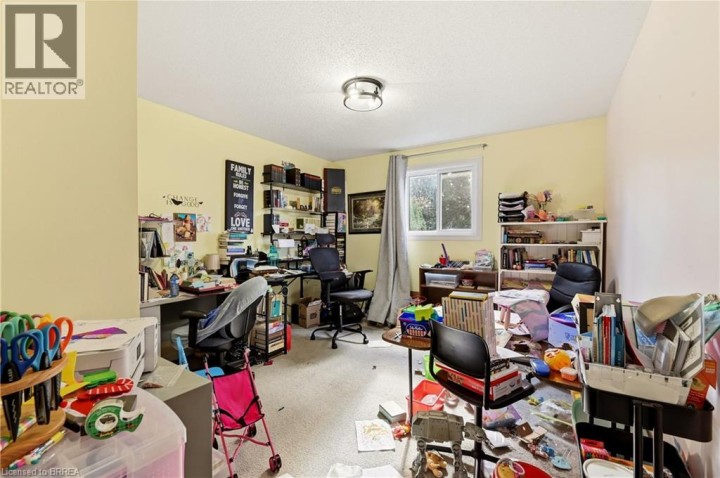 Photo 11 at 82 Beaver Crescent, Brantwood Park, Brantford