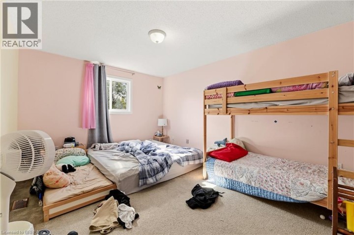Photo 12 at 82 Beaver Crescent, Brantwood Park, Brantford