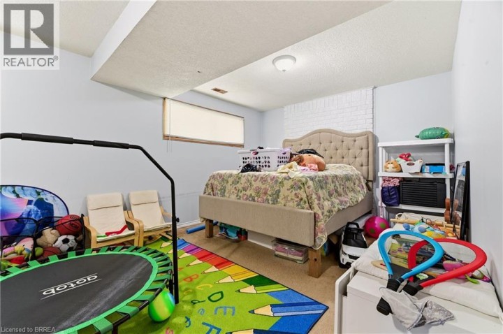 Photo 16 at 82 Beaver Crescent, Brantwood Park, Brantford