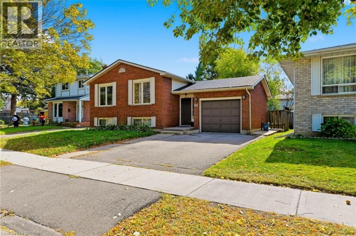 Photo 2 at 82 Beaver Crescent, Brantwood Park, Brantford