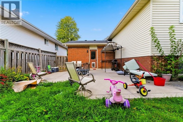 Photo 24 at 82 Beaver Crescent, Brantwood Park, Brantford