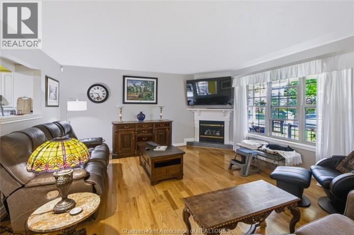 Photo 6 at 913 St George Street, Norfolk County
