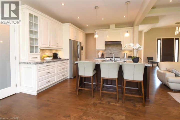 Photo 9 at 1 Ellington Place, Oakhill Dr, Brantford