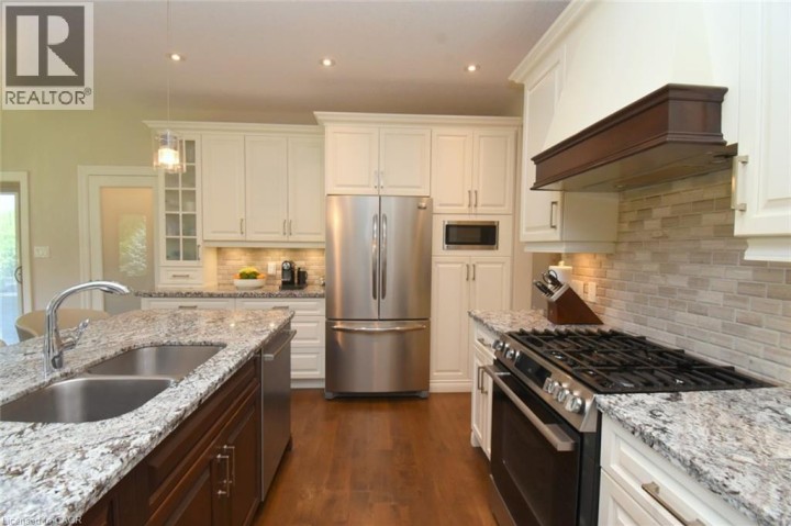 Photo 10 at 1 Ellington Place, Oakhill Dr, Brantford