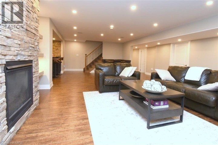 Photo 24 at 1 Ellington Place, Oakhill Dr, Brantford