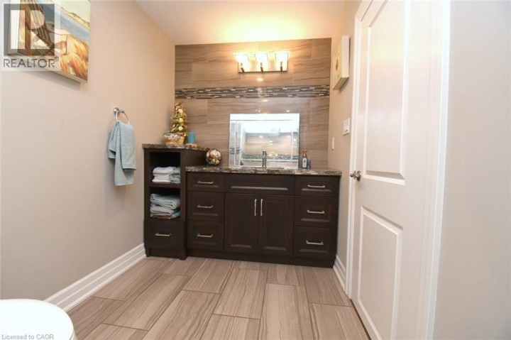 Photo 17 at 1 Ellington Place, Oakhill Dr, Brantford
