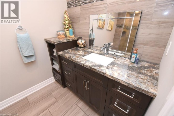 Photo 18 at 1 Ellington Place, Oakhill Dr, Brantford