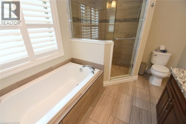 Photo 12 at 1 Ellington Place, Oakhill Dr, Brantford