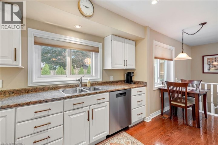 Photo 14 at 25 Brier Crescent, Rosedale / Gable Height, Brantford