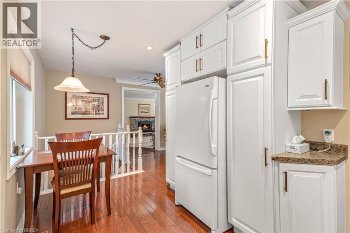 Photo 16 at 25 Brier Crescent, Rosedale / Gable Height, Brantford