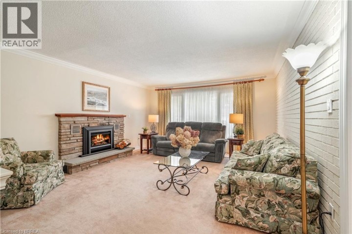 Photo 18 at 25 Brier Crescent, Rosedale / Gable Height, Brantford