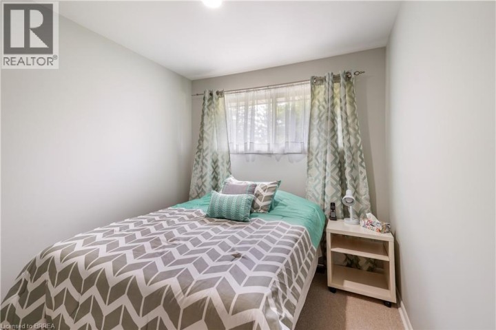 Photo 21 at 25 Brier Crescent, Rosedale / Gable Height, Brantford