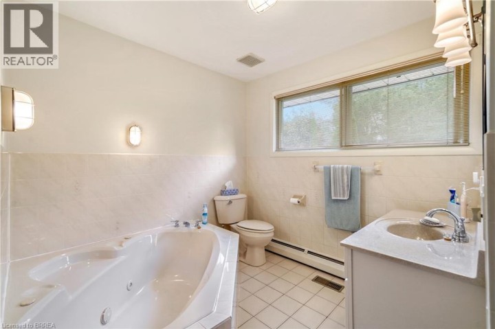 Photo 26 at 25 Brier Crescent, Rosedale / Gable Height, Brantford