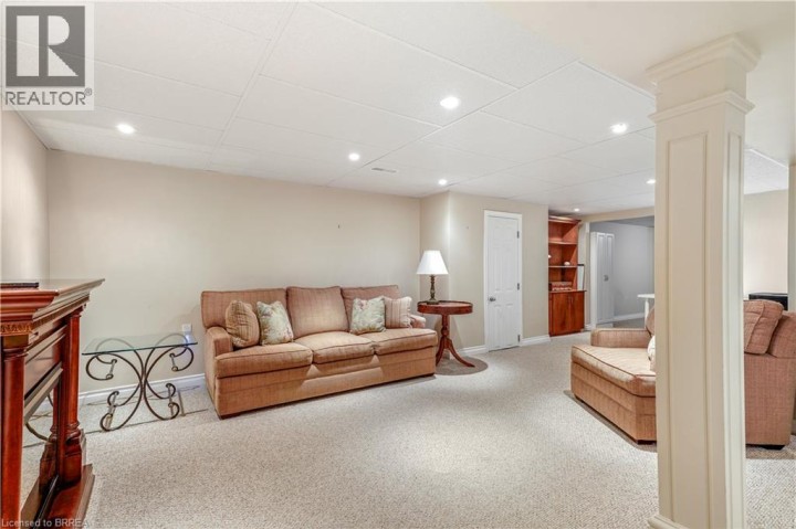 Photo 33 at 25 Brier Crescent, Rosedale / Gable Height, Brantford