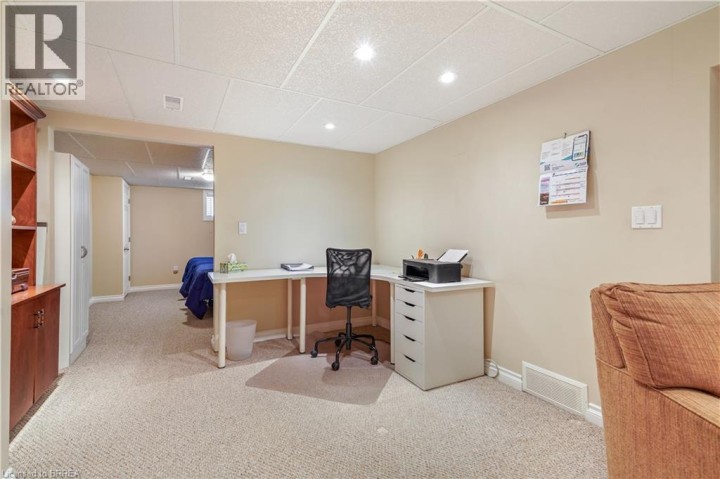 Photo 35 at 25 Brier Crescent, Rosedale / Gable Height, Brantford