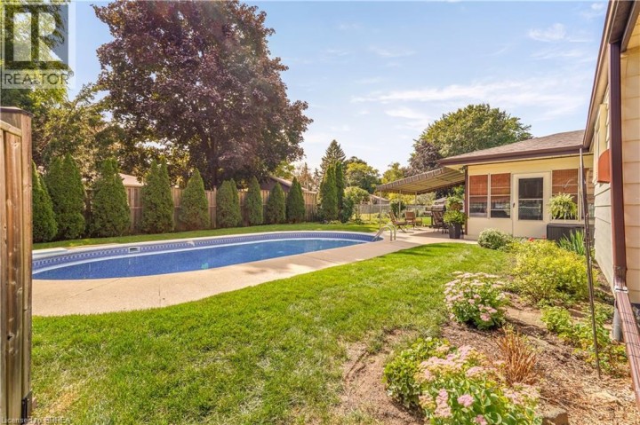 Photo 40 at 25 Brier Crescent, Rosedale / Gable Height, Brantford