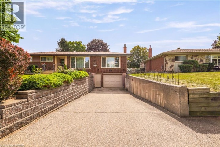 Photo 5 at 25 Brier Crescent, Rosedale / Gable Height, Brantford