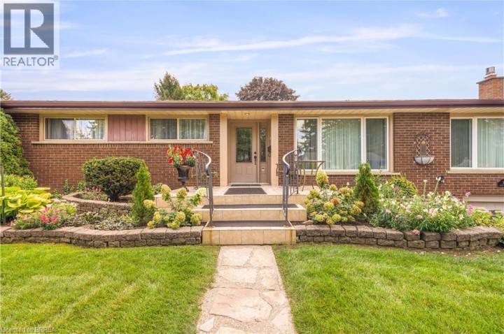 Photo 6 at 25 Brier Crescent, Rosedale / Gable Height, Brantford
