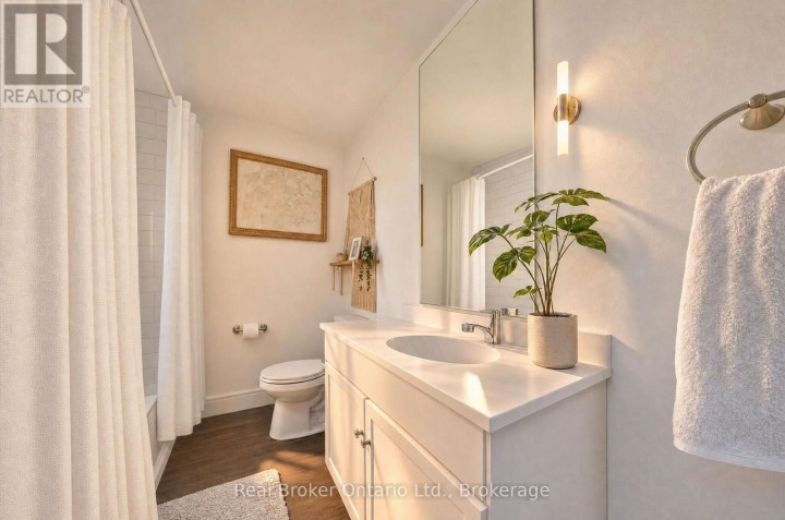 Photo 16 at 139 Superior Street, Brantford
