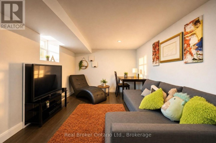 Photo 18 at 139 Superior Street, Brantford
