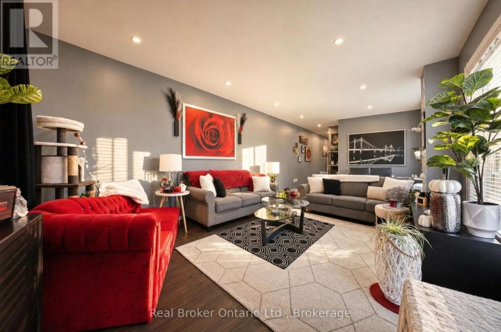 Photo 4 at 139 Superior Street, Brantford