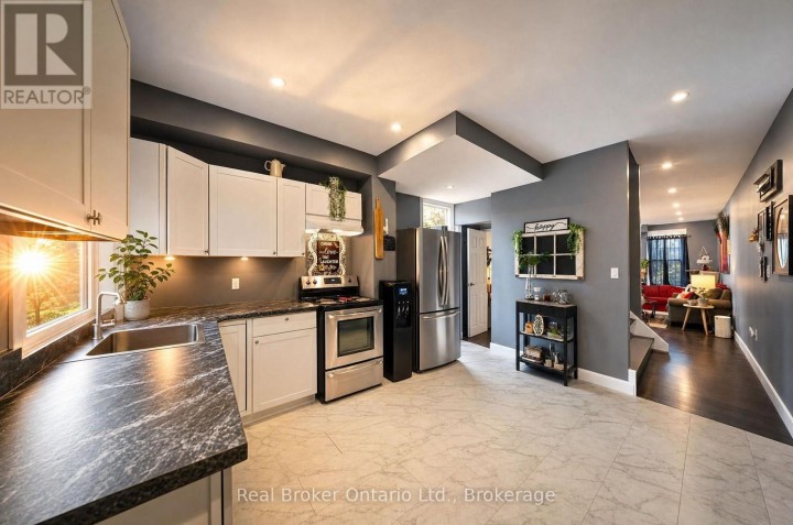 Photo 9 at 139 Superior Street, Brantford