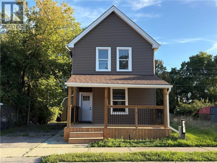 Photo 1 at 17 Able Avenue, Victoria / Arthur, Brantford