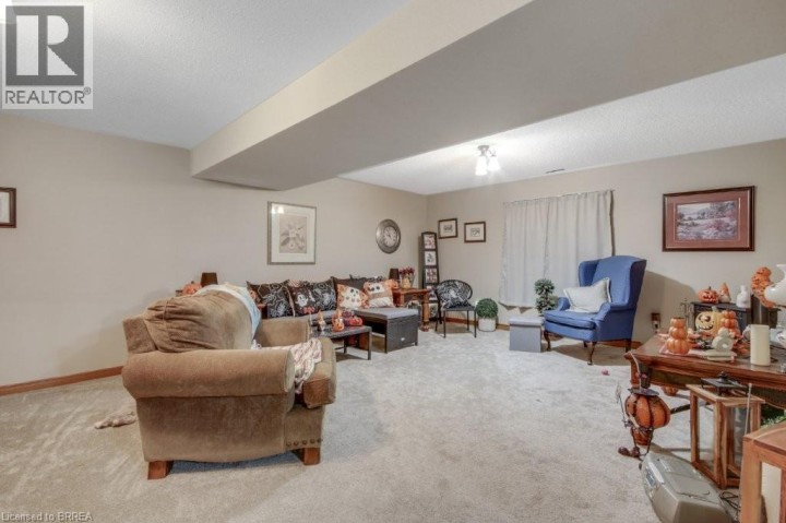 Photo 13 at 72 Lynden Hill Crescent, Lynden Hills, Brantford